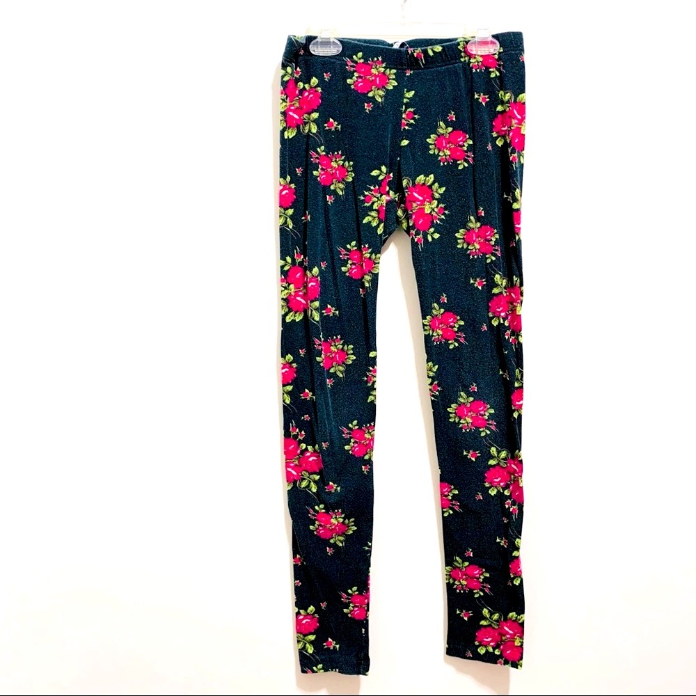 Calliope Women’s Soft Black Leggings Floral Design